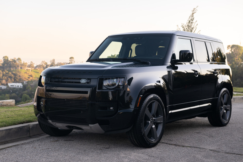 Land Rover Defender 2023